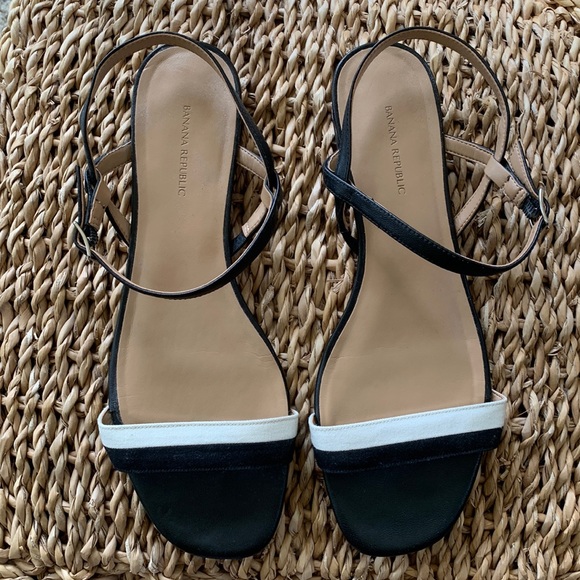 Banana Republic Shoes - EUC.  Banana republic sandal